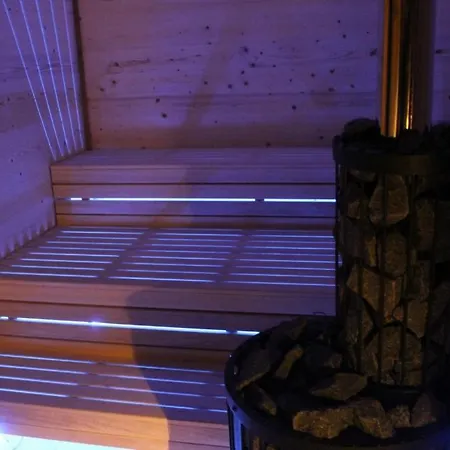 In With Balcony, Air Conditioning, Wifi, Washing Machine Guest house Skradin