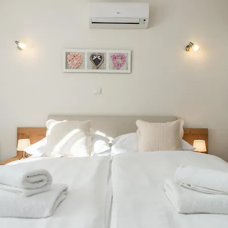 In With Balcony, Air Conditioning, Wifi, Washing Machine * Skradin