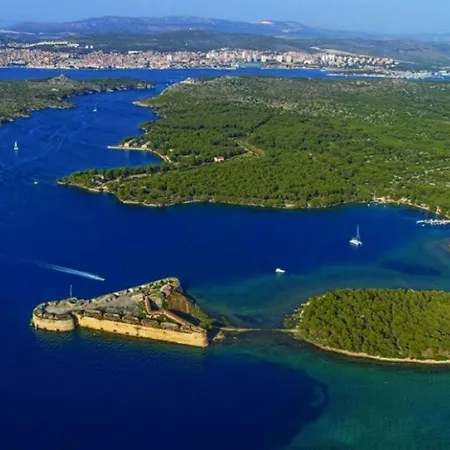 In With Balcony, Air Conditioning, Wifi, Washing Machine Skradin